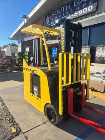 Caterpillar, dovoz USA — foto 2 z 5