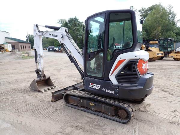 Bobcat E32, dovoz USA — foto 4 z 5