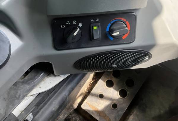 Caterpillar, dovoz USA — foto 9 z 12