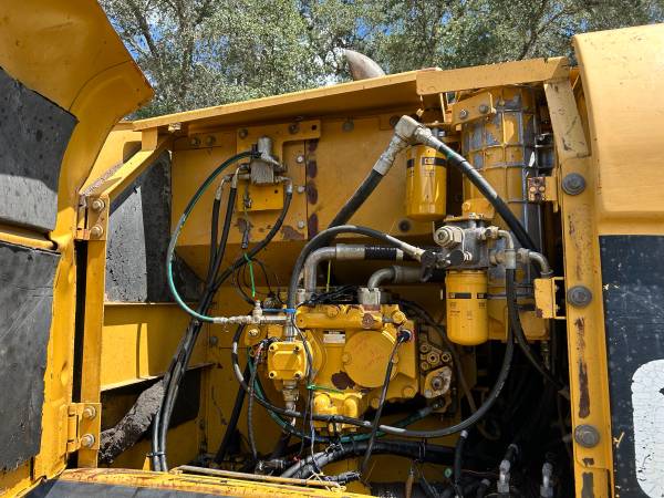 Caterpillar 320C, dovoz USA — foto 5 z 7