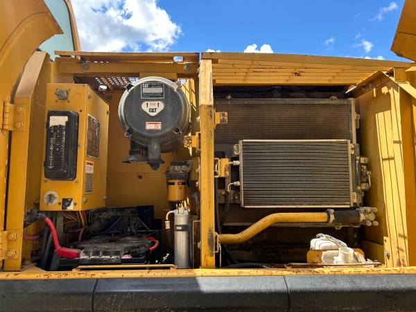 Caterpillar 320C, dovoz USA — foto 6 z 7