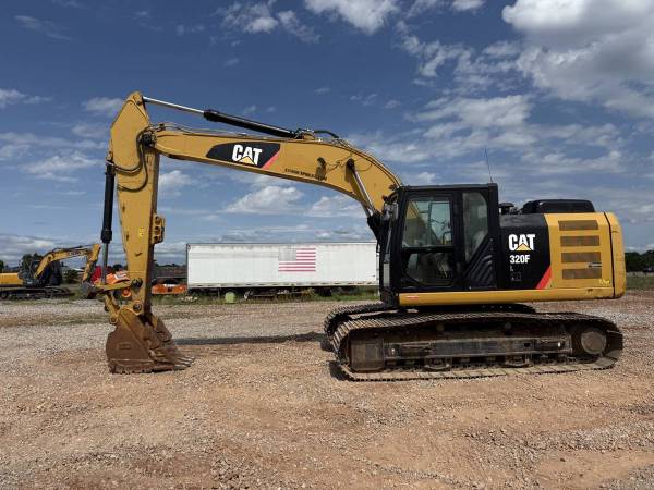 Caterpillar 320, dovoz USA — foto 2 z 12