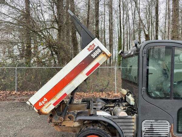Bobcat 4WD, dovoz USA — foto 3 z 5