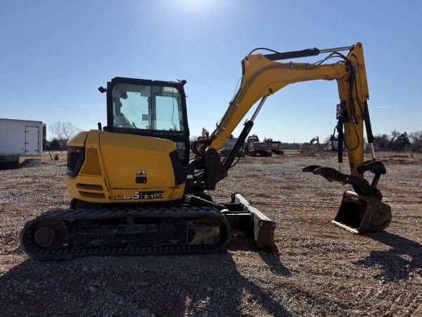 Caterpillar JCB, dovoz USA — foto 8 z 12