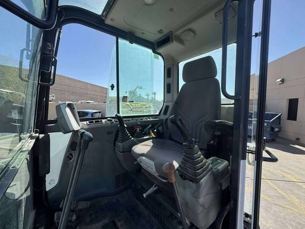 Bobcat E80, dovoz USA — foto 8 z 9