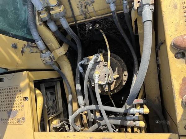 Caterpillar 330C, dovoz USA — foto 12 z 12