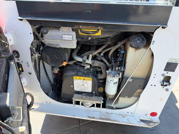 Bobcat S64, dovoz USA — foto 8 z 9