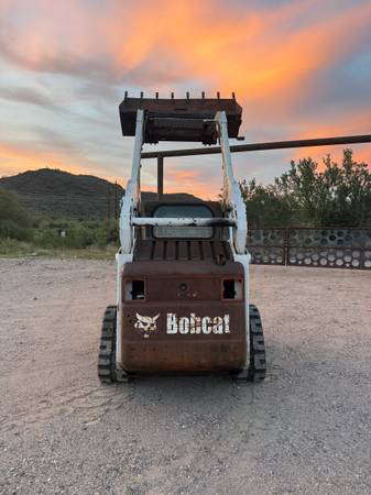 Bobcat TRACKED, zlatá, dovoz USA — foto 11 z 12