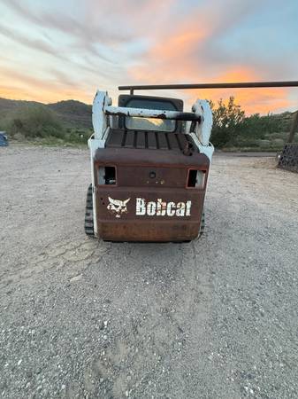 Bobcat TRACKED, zlatá, dovoz USA — foto 2 z 12