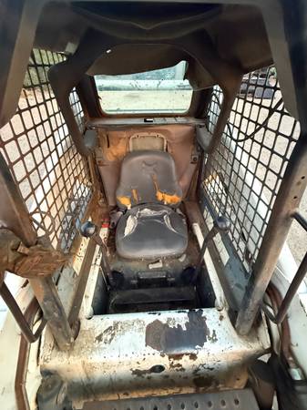 Bobcat TRACKED, zlatá, dovoz USA — foto 8 z 12
