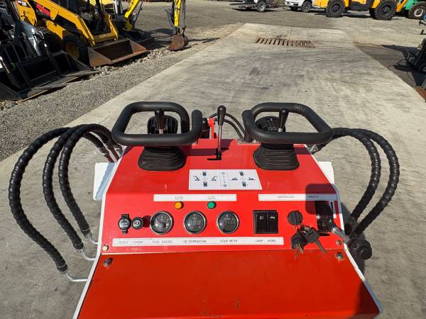 Caterpillar MINI, dovoz USA — foto 8 z 12