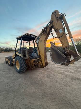 Caterpillar BACKHOE, zlatá, dovoz USA — foto 3 z 12