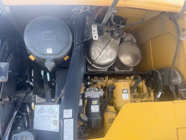 Caterpillar MINT, dovoz USA — foto 5 z 9