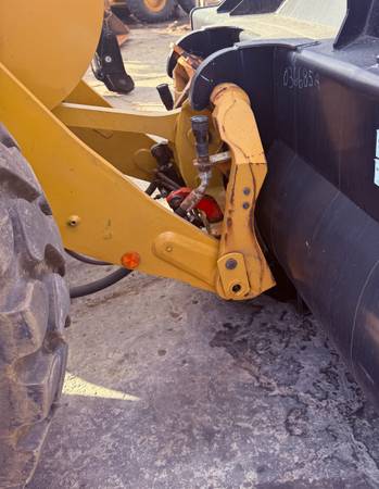 Caterpillar MINT, dovoz USA — foto 8 z 9
