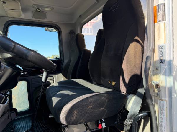 Caterpillar PETERBILT, dovoz USA — foto 11 z 12