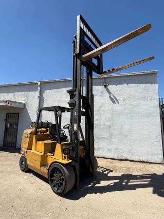 Caterpillar, dovoz USA — foto 2 z 12