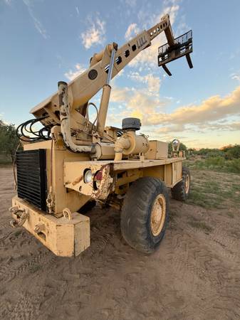 TELEHANDLER, zlatá, dovoz USA — foto 5 z 12