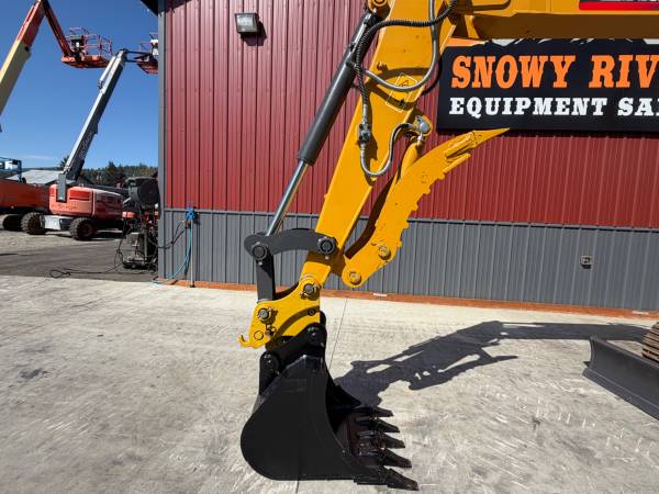 Caterpillar CLOSED, dovoz USA — foto 3 z 12