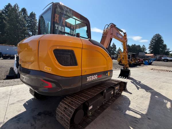 Caterpillar CLOSED, dovoz USA — foto 5 z 12