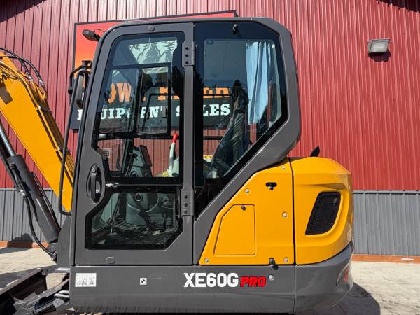 Caterpillar CLOSED, dovoz USA — foto 8 z 12
