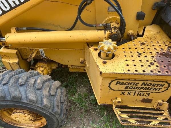 John Deere 410D, dovoz USA — foto 4 z 11