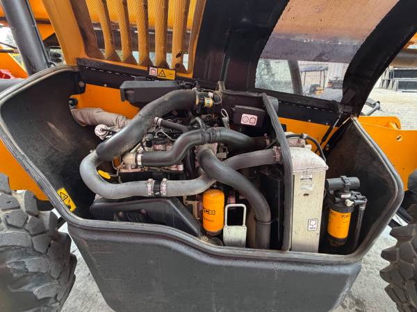 Caterpillar JCB, dovoz USA — foto 4 z 11