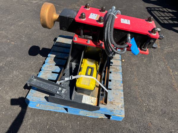 Caterpillar SKID, dovoz USA — foto 3 z 4