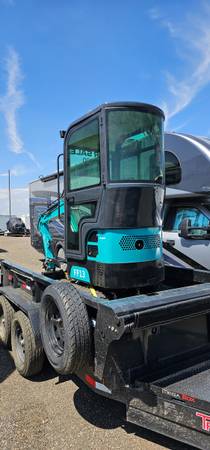 2023 FF, dovoz USA — foto 2 z 8