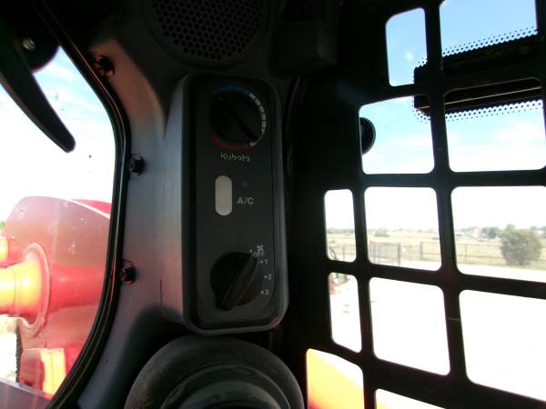 Kubota SSV75, dovoz USA — foto 11 z 12
