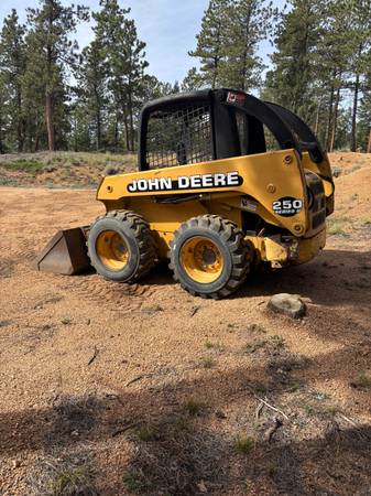 John Deere 250, dovoz USA — foto 3 z 4