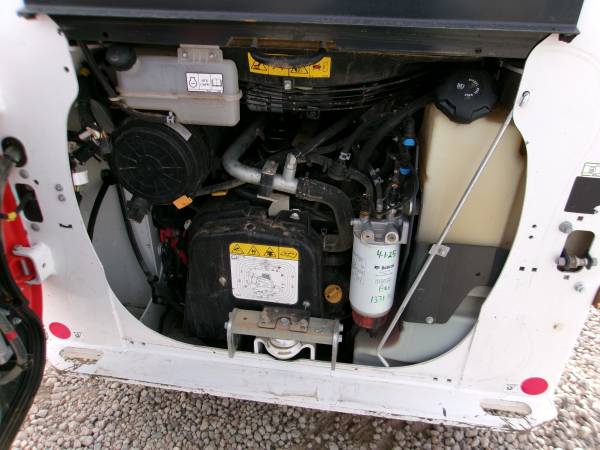 Bobcat S64, dovoz USA — foto 8 z 12