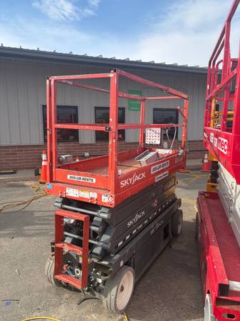 Caterpillar SKYJACK, dovoz USA — foto 2 z 3