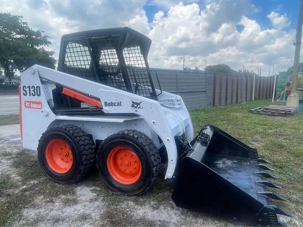Bobcat S130, dovoz USA — foto 2 z 8