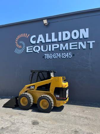 Caterpillar 246, dovoz USA — foto 2 z 12