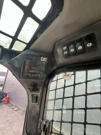 Caterpillar 226D, dovoz USA — foto 9 z 12