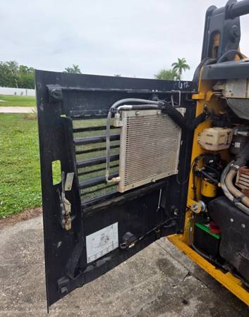Caterpillar 259D3, dovoz USA — foto 6 z 10