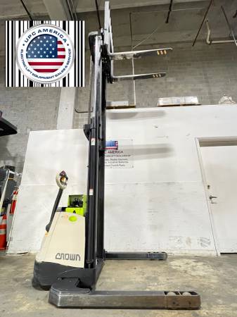 CROWN, dovoz USA — foto 3 z 12