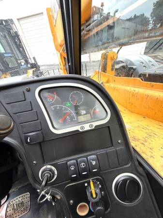 JCB 51202A4, dovoz USA — foto 12 z 12