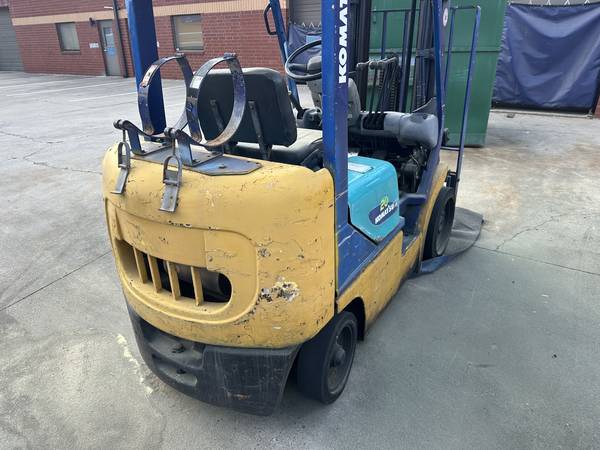 Komatsu, dovoz USA — foto 3 z 4