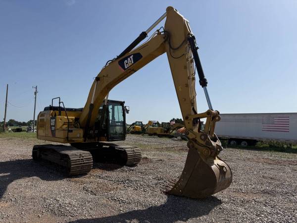 Caterpillar 323, dovoz USA — foto 3 z 12