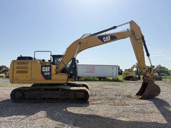 Caterpillar 323, dovoz USA — foto 5 z 12