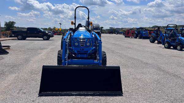 Caterpillar LS, dovoz USA — foto 3 z 4