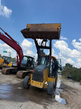 John Deere BACKHOE, dovoz USA — foto 3 z 12