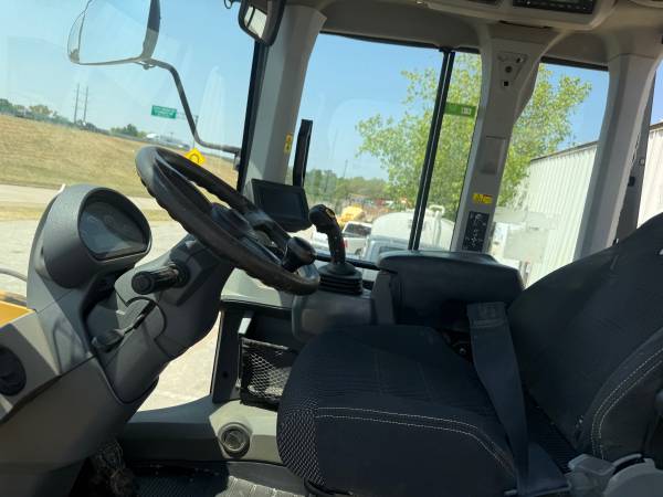 Caterpillar LOADER, dovoz USA — foto 5 z 12