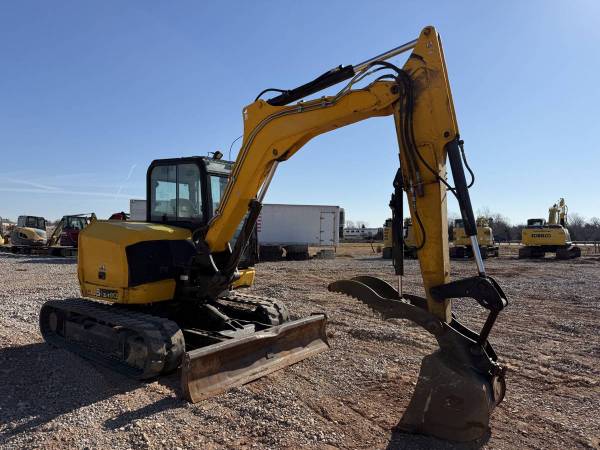 Caterpillar JCB, dovoz USA — foto 9 z 12