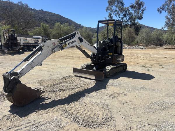 Bobcat E32, dovoz USA — foto 3 z 7