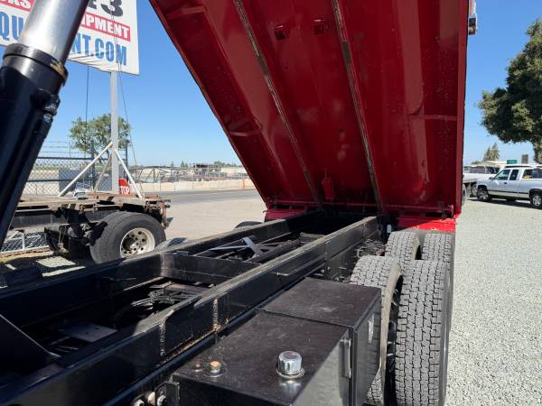 Caterpillar PETERBILT, dovoz USA — foto 8 z 12