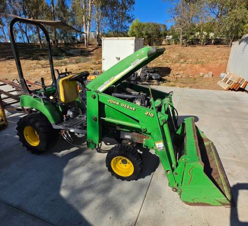 John Deere 210, dovoz USA — foto 2 z 8
