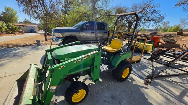John Deere 210, dovoz USA — foto 6 z 8