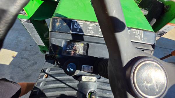 John Deere 210, dovoz USA — foto 7 z 8